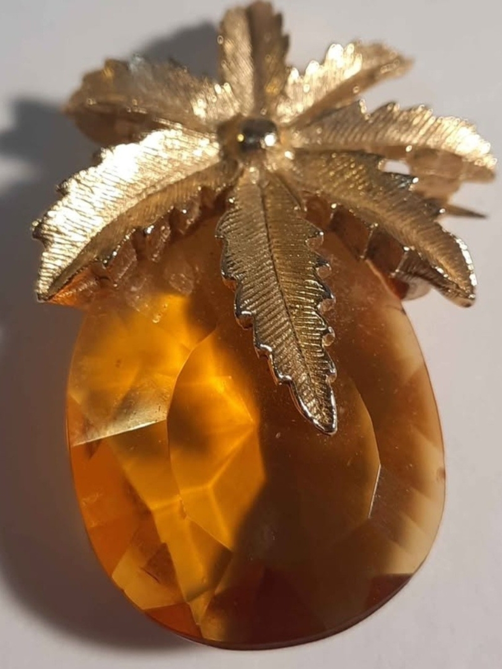 Sarah Coventry Amber Faceted Glass Pineapple Pin with Gold Leaf Top